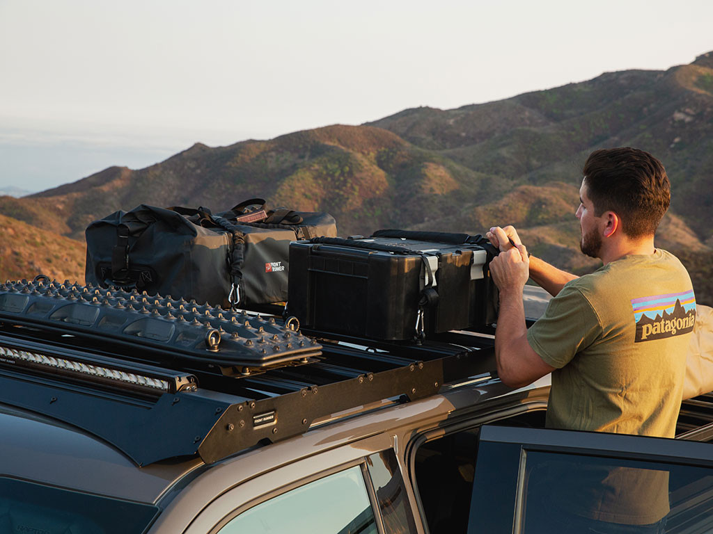 Ford F-150 Super Crew (2018-2020) Slimsport Roof Rack Kit / Lightbar valmis - Front Runner 6