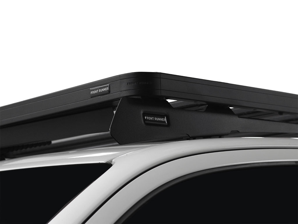 Toyota Hilux Revo DC (2016-2021) Slimline II kattotelinesarja / matala profiili - Frontrunnerilta 2