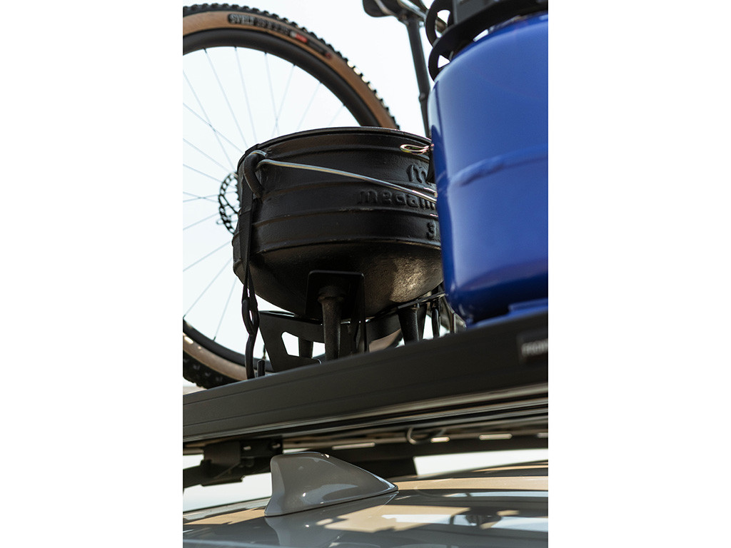 Potjie Pot/Dutch Oven Carrier - valmistaja Front Runner 3