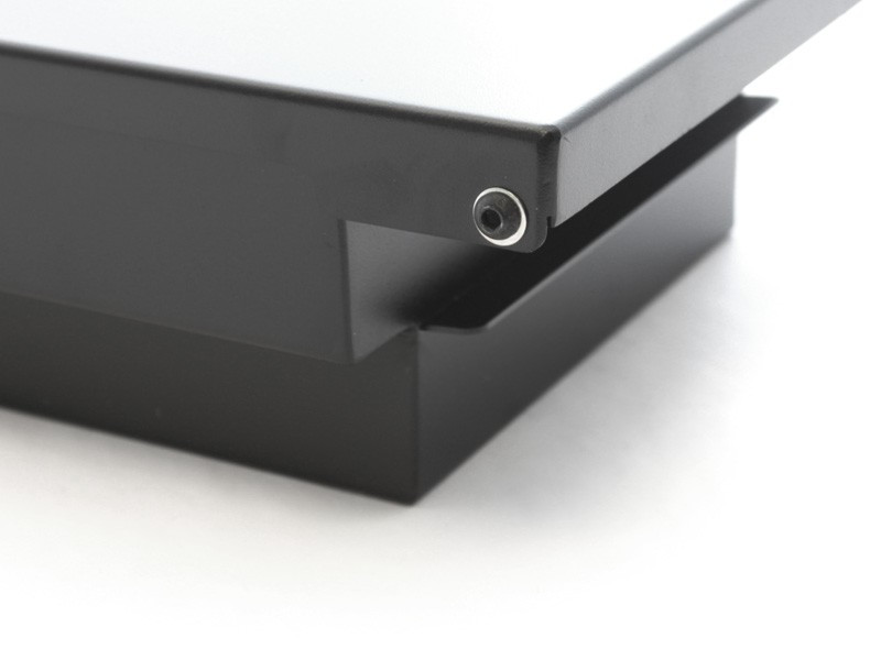 Land Rover Defender (1983-2016) Console Safe -valmistaja Front Runner 3