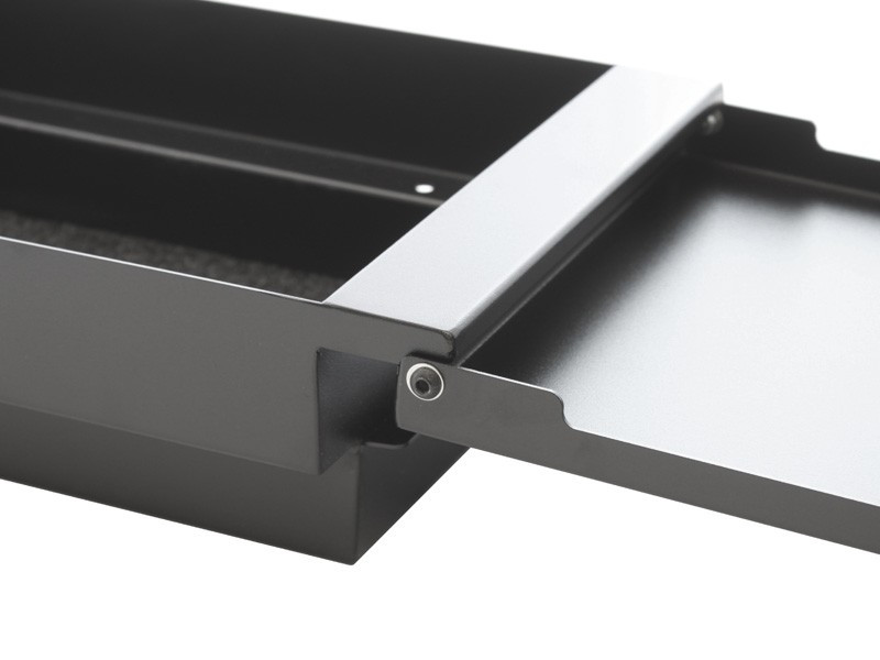 Land Rover Defender (1983-2016) Console Safe -valmistaja Front Runner 4