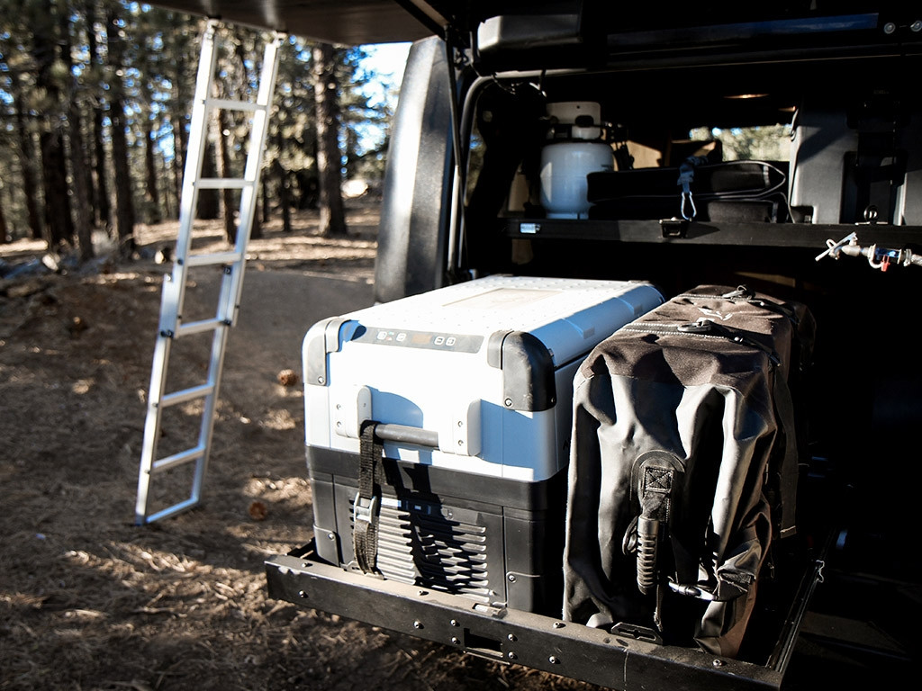 Jeep Wrangler JKU Cargo Slide - Front Runner 6