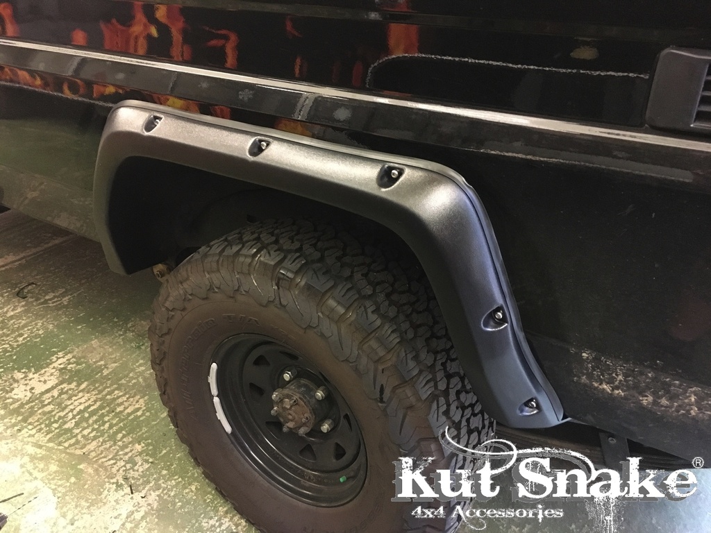 Lokasuojan levike, Toyota Land Cruiser 75-series 14