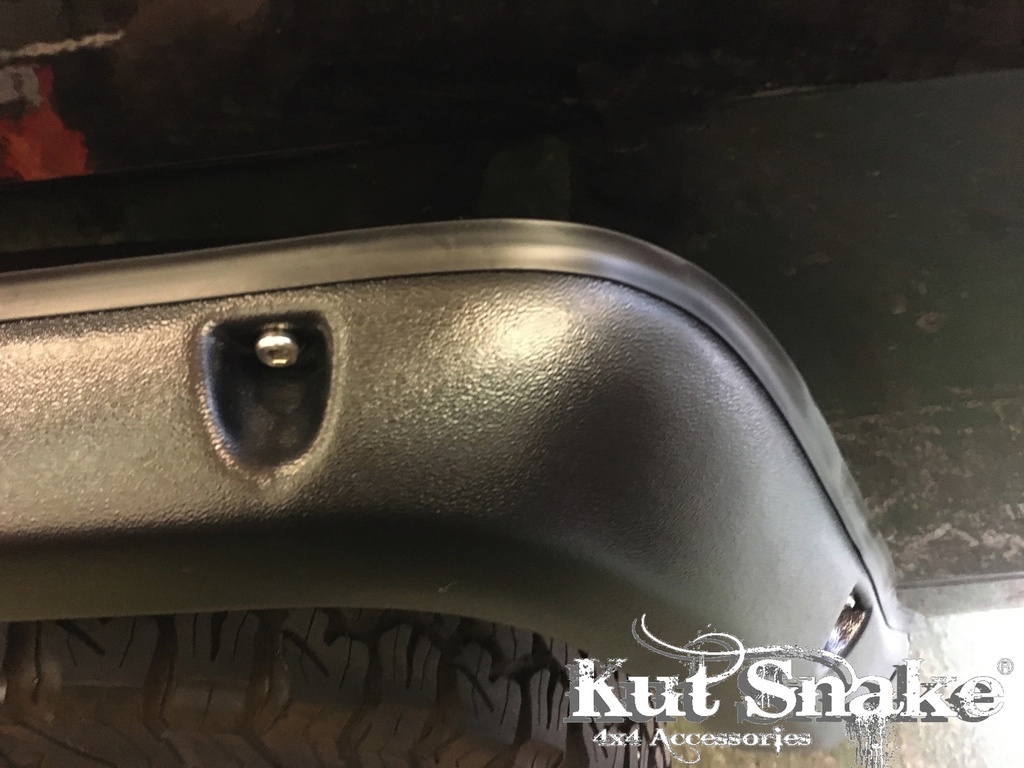 Lokasuojan levike, Toyota Land Cruiser 75-series 17