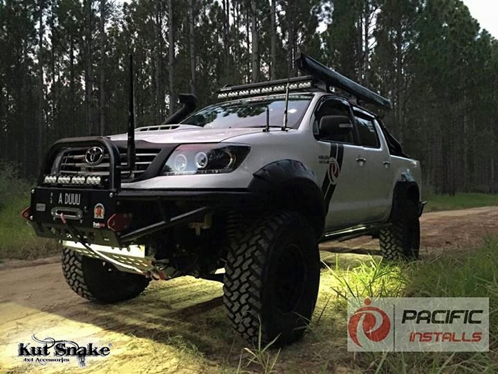 Lokasuojan levike, Toyota Hilux Vigo12-15 MONSTER 1