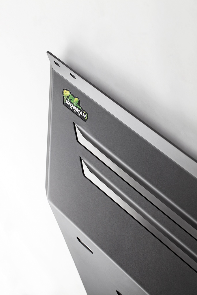 Pohja panssari Hilux 05-15 3