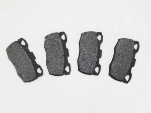 BRAKE PAD KIT FRONT, Defender