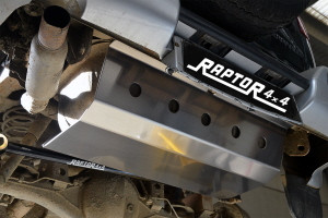 REAR FUEL TANK GUARD NISSAN TERRANO