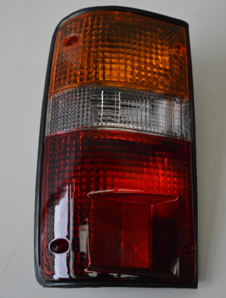Bak vänster lyckta TOYOTA HILUX