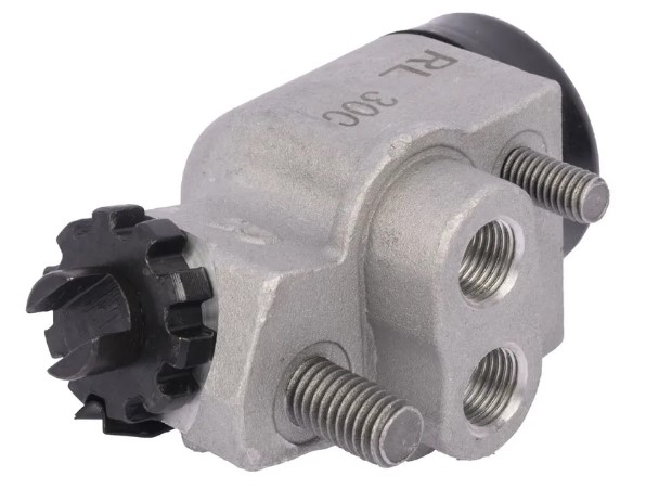 Suzuki Front Drumbrake Cylinder RH Rear one