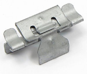 LAND ROVER DISCOVERY 99-04 WINDSCREEN FINISHER PILLAR TRIM CLIP