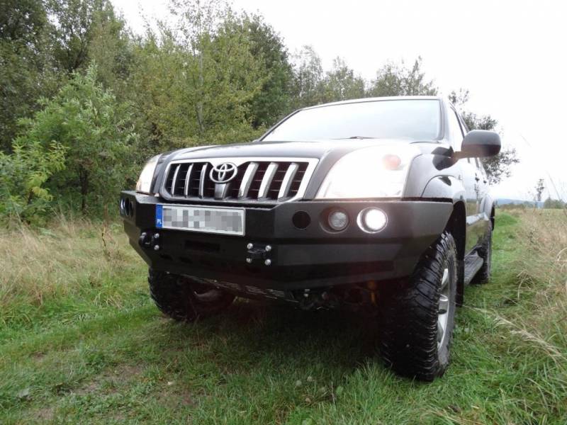FRONT BUMPER WITHOUT BULLBAR FOR VERSIONS WITH PLASTIC FRAME FENDERS TOYOTA LAND CRUISER J120 02-09