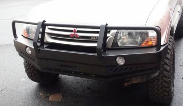 Vinsch stötfångare med bull bar, Pajero 3